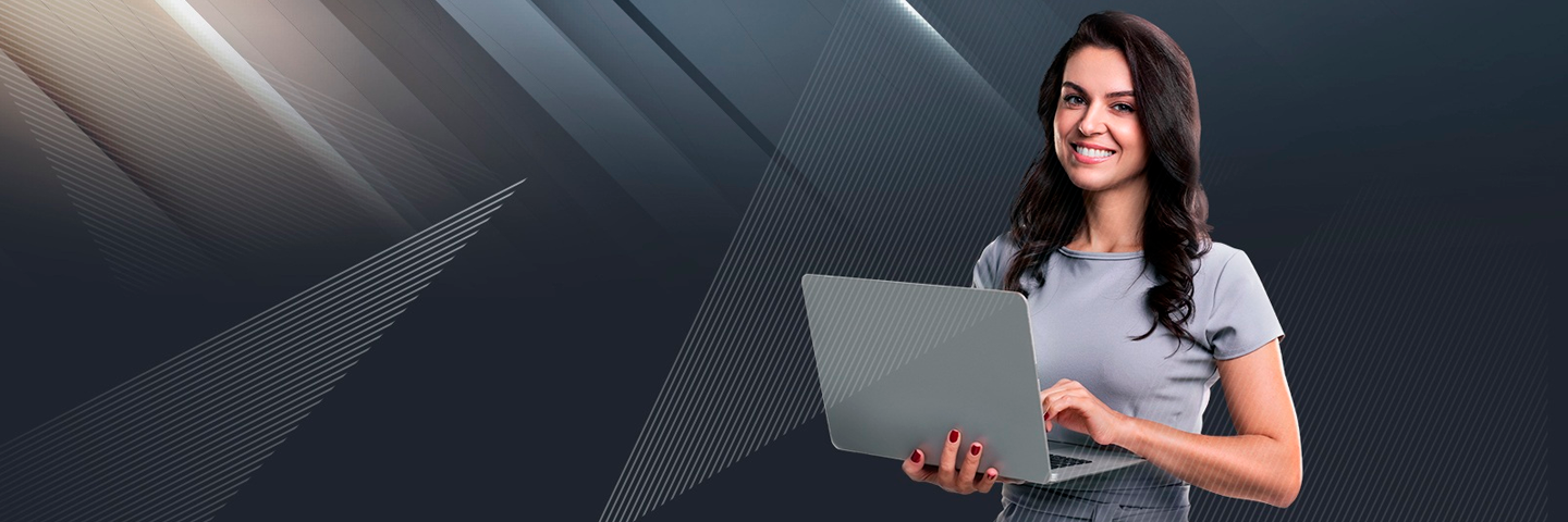 joven femenina gestionando su negocio gracias a Claro Cloud